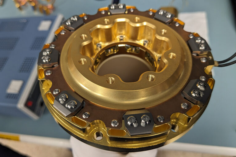 Full view of the central bearing assembly