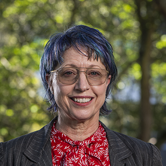 Headshot of Dianna Jacobs.