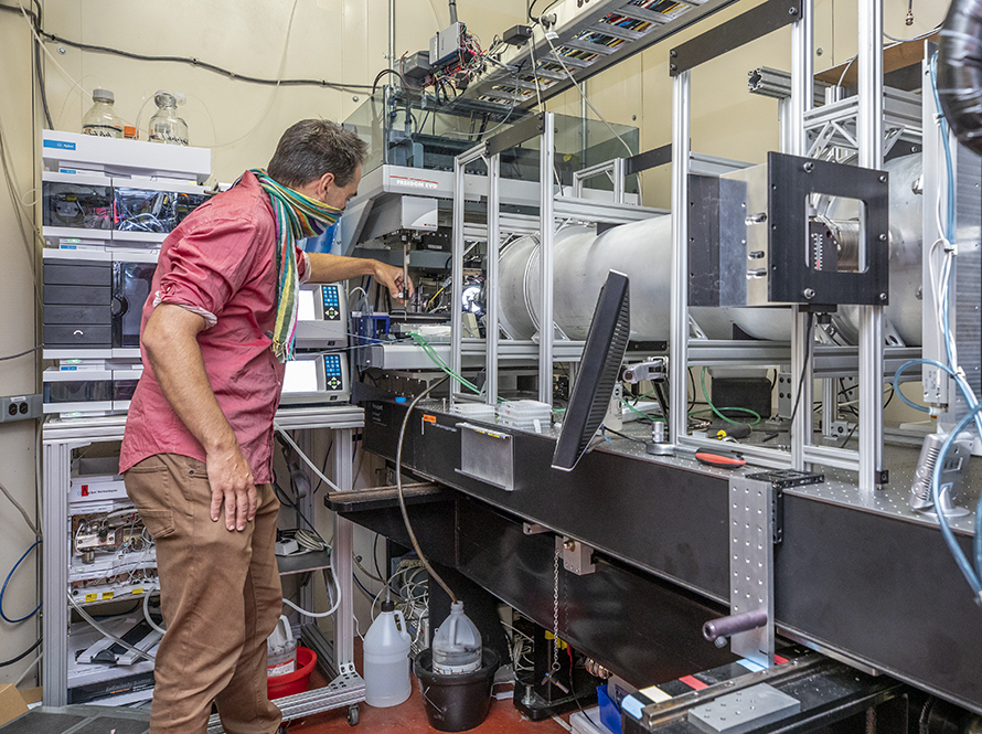 Using beamline 12.3.1 to research SARS-CoV-2 (COVID-19).