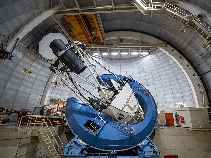 Wide angle view of DESI under facility dome.